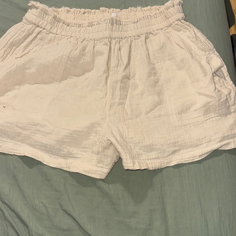 Women's Cream Linen Shorts